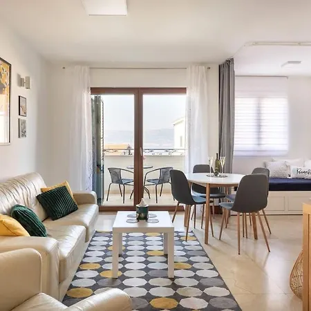 Seaesta Pool And Apartment *