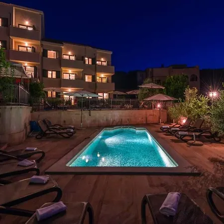 Apartment Seaesta Pool And Slatine
