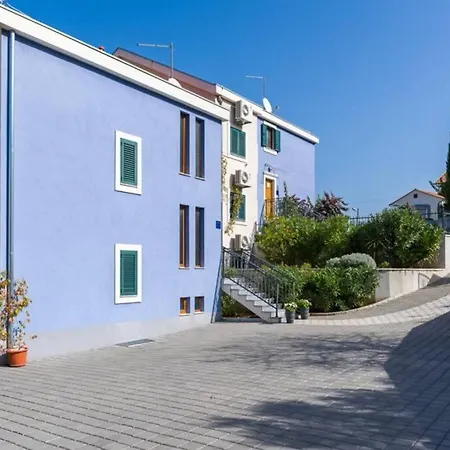 Apartment Seaesta Pool And *